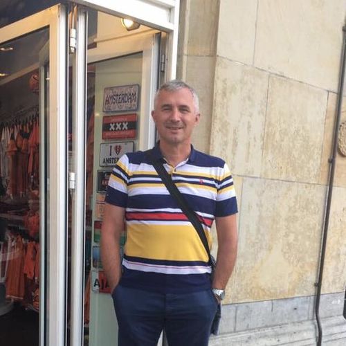CONF BINALE: Cererea pentru uși personalizate este stabilă pe piata locala